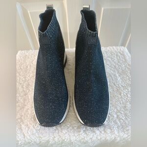 Michael Kors| Navy Glitter Stretch Pull on Sneakers | size 8.5 | Good Condition